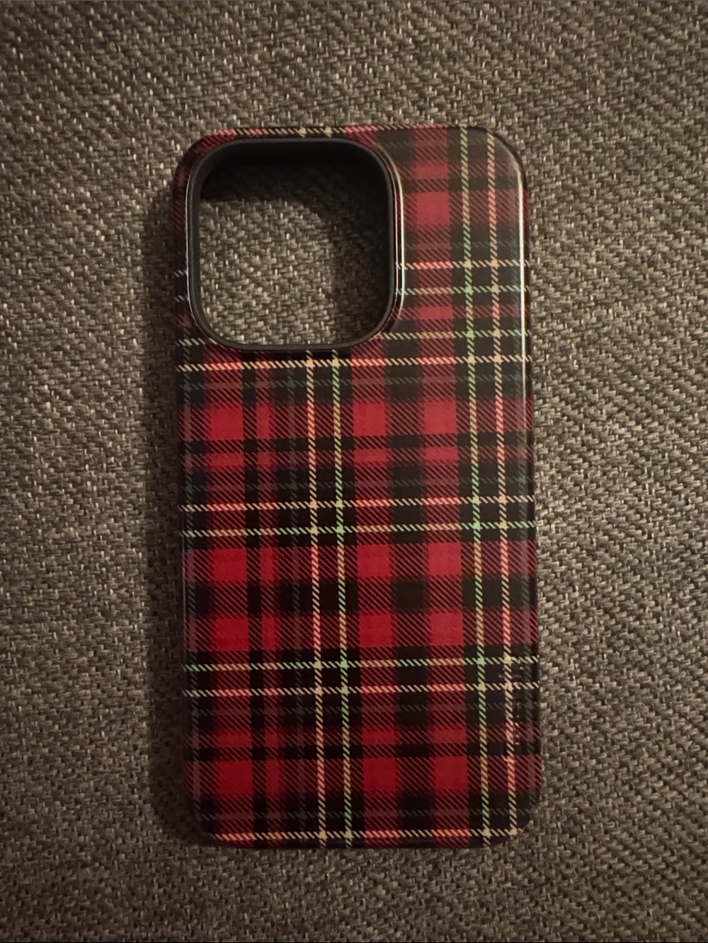 Fireside Flannel Signature Plaid Case iPhone 15 PRO - Picture 3 of 4